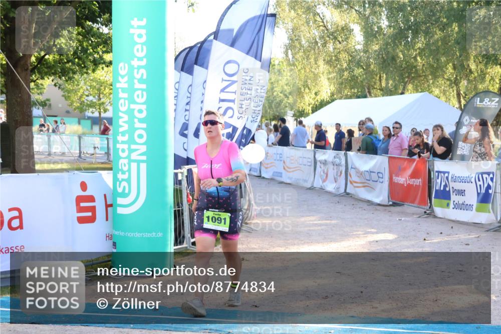 07.09.2025 - 19. Norderstedt Triathlon Zöllner http://msf.ph/oto/8774834 07.09.2025 16:58:46 Ziel 953, 1091 meine-sportfotos.de