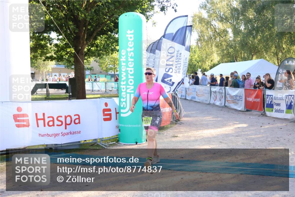 07.09.2025 - 19. Norderstedt Triathlon Zöllner http://msf.ph/oto/8774837 07.09.2025 16:58:46 Ziel 953, 1091 meine-sportfotos.de