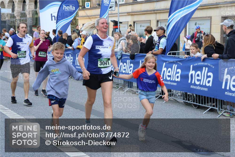 07.09.2025 - BARMER Alsterlauf Strokosch-Dieckow http://msf.ph/oto/8774872 07.09.2025 10:08:27 Ziel 2367, 2479, 2480, 2591, 2648, 2654, 2657, 3130, 3202, 3203, 3224, 3637, 3784, 3883, 3900, 4057, 4084, 4332, 4778, 5089, 5244, 5251, 5272, 5369, 5536, 5600, 5601, 5651, 5746, 6033, 6046, 6090, 6092, 8187, 8237 meine-sportfotos.de