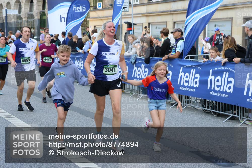 07.09.2025 - BARMER Alsterlauf Strokosch-Dieckow http://msf.ph/oto/8774894 07.09.2025 10:08:26 Ziel 2367, 2479, 2480, 2591, 2648, 2654, 2657, 3130, 3202, 3203, 3224, 3637, 3784, 3883, 3900, 4332, 4506, 4778, 5089, 5244, 5251, 5272, 5310, 5336, 5369, 5536, 5600, 5601, 5651, 5746, 6033, 6046, 6090, 6092, 8187, 8237 meine-sportfotos.de