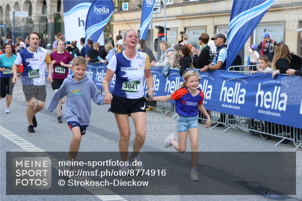 07.09.2025 - BARMER Alsterlauf Strokosch-Dieckow http://msf.ph/oto/8774916 07.09.2025 10:08:26 Ziel 2367, 2479, 2480, 2591, 2648, 2654, 2657, 3130, 3202, 3203, 3224, 3637, 3784, 3883, 3900, 4332, 4506, 4778, 5089, 5244, 5251, 5272, 5310, 5336, 5369, 5536, 5600, 5601, 5651, 5746, 6033, 6046, 6090, 6092, 8187, 8237 meine-sportfotos.de