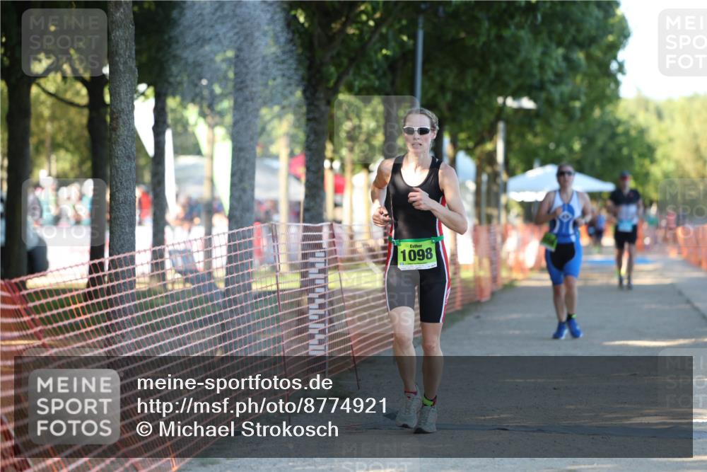 07.09.2025 - 19. Norderstedt Triathlon Michael Strokosch http://msf.ph/oto/8774921 07.09.2025 16:42:12 Laufen 461, 1056, 1098 meine-sportfotos.de