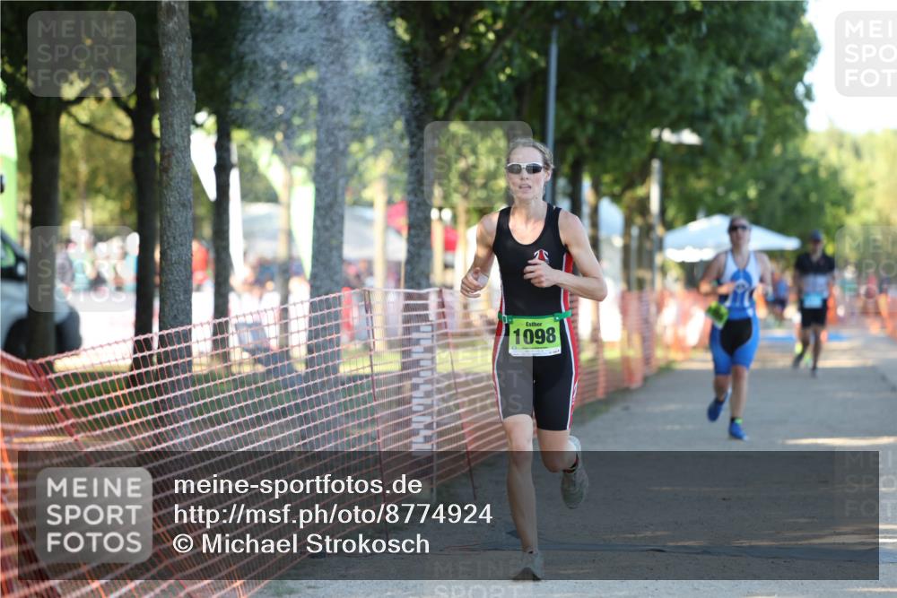 07.09.2025 - 19. Norderstedt Triathlon Michael Strokosch http://msf.ph/oto/8774924 07.09.2025 16:42:12 Laufen 461, 1056, 1098 meine-sportfotos.de