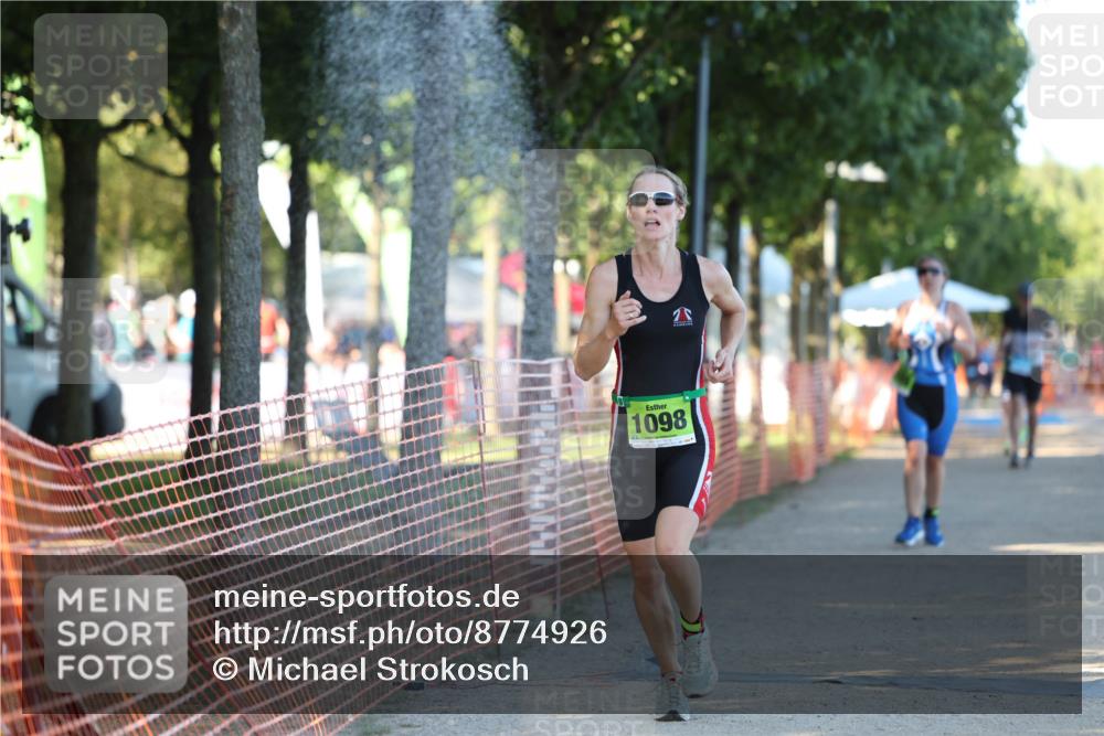 07.09.2025 - 19. Norderstedt Triathlon Michael Strokosch http://msf.ph/oto/8774926 07.09.2025 16:42:12 Laufen 461, 1056, 1098 meine-sportfotos.de