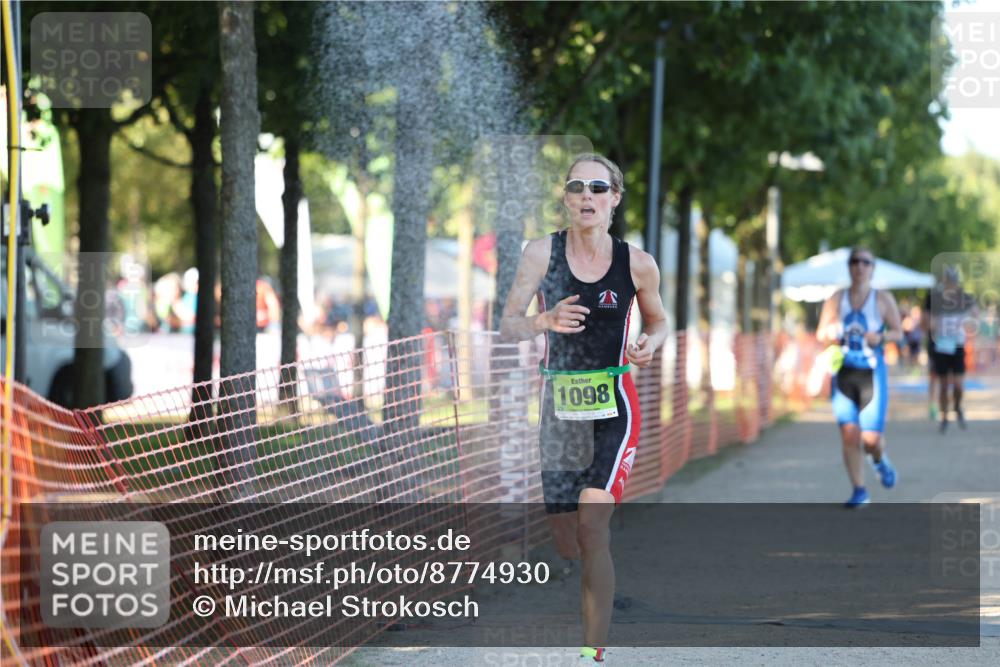 07.09.2025 - 19. Norderstedt Triathlon Michael Strokosch http://msf.ph/oto/8774930 07.09.2025 16:42:13 Laufen 461, 1056, 1098 meine-sportfotos.de