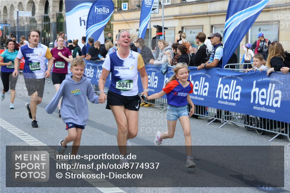 07.09.2025 - BARMER Alsterlauf Strokosch-Dieckow http://msf.ph/oto/8774937 07.09.2025 10:08:26 Ziel 2367, 2479, 2480, 2591, 2648, 2654, 2657, 3130, 3202, 3203, 3224, 3637, 3784, 3883, 3900, 4332, 4506, 4778, 5089, 5244, 5251, 5272, 5310, 5336, 5369, 5536, 5600, 5601, 5651, 5746, 6033, 6046, 6090, 6092, 8187, 8237 meine-sportfotos.de