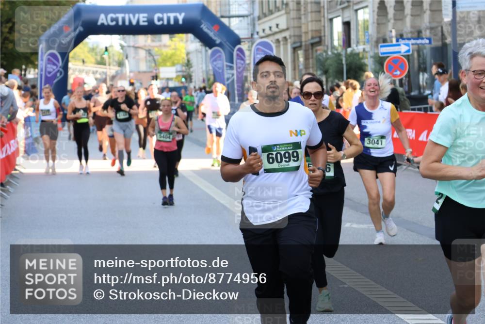 07.09.2025 - BARMER Alsterlauf Strokosch-Dieckow http://msf.ph/oto/8774956 07.09.2025 10:08:22 Ziel 2161, 2367, 2479, 2480, 2591, 2648, 2654, 2657, 2828, 3130, 3202, 3203, 3285, 3408, 3900, 3902, 4332, 4506, 4778, 5244, 5251, 5272, 5287, 5310, 5336, 5369, 5536, 5600, 5601, 5651, 5746, 6179, 8169, 8171, 8187, 8237, 8253 meine-sportfotos.de