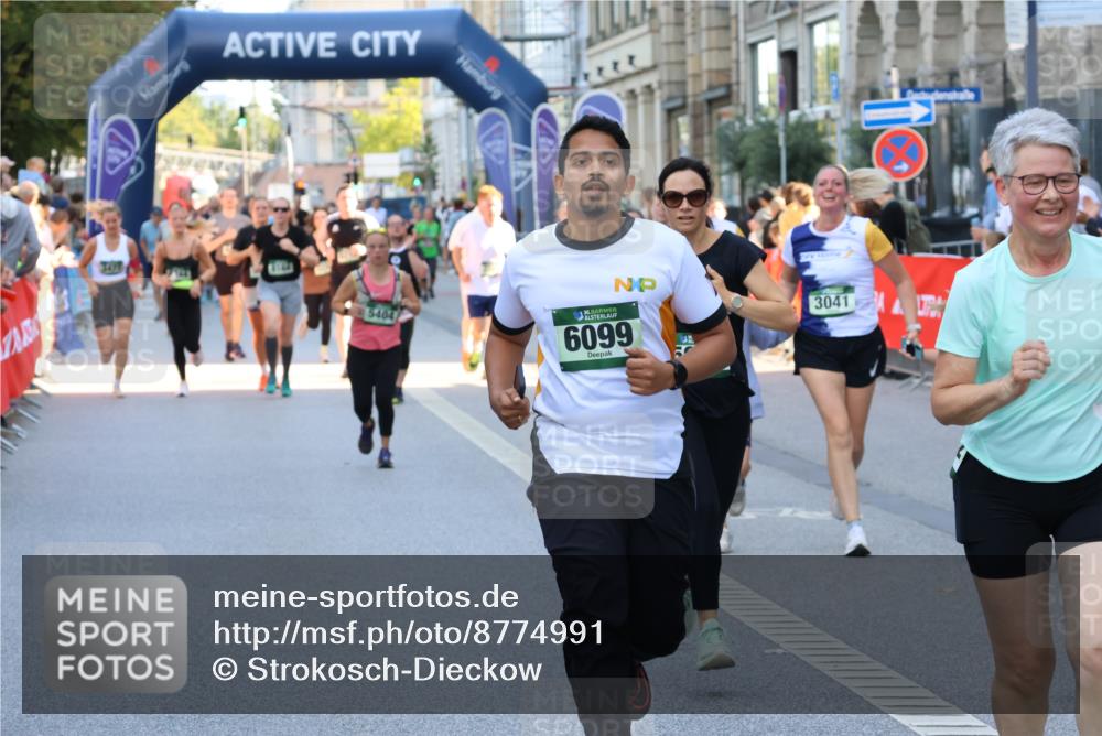 07.09.2025 - BARMER Alsterlauf Strokosch-Dieckow http://msf.ph/oto/8774991 07.09.2025 10:08:22 Ziel 2161, 2367, 2479, 2480, 2591, 2648, 2654, 2657, 2828, 3130, 3202, 3203, 3285, 3408, 3900, 3902, 4332, 4506, 4778, 5244, 5251, 5272, 5287, 5310, 5336, 5369, 5536, 5600, 5601, 5651, 5746, 6179, 8169, 8171, 8187, 8237, 8253 meine-sportfotos.de
