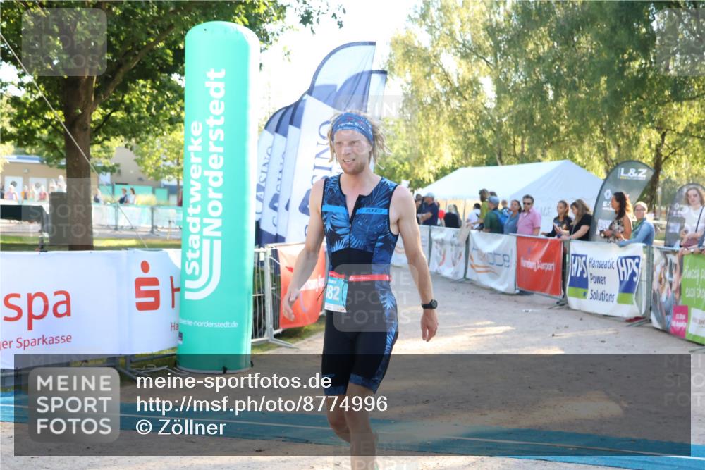 07.09.2025 - 19. Norderstedt Triathlon Zöllner http://msf.ph/oto/8774996 07.09.2025 16:59:28 Ziel 882 meine-sportfotos.de