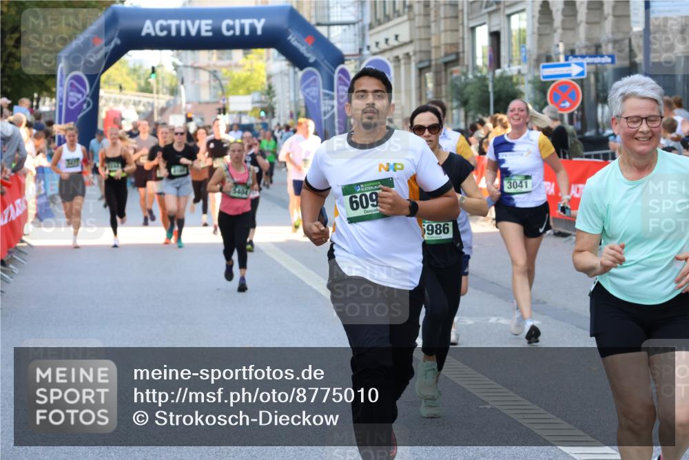 07.09.2025 - BARMER Alsterlauf Strokosch-Dieckow http://msf.ph/oto/8775010 07.09.2025 10:08:22 Ziel 2161, 2367, 2479, 2480, 2591, 2648, 2654, 2657, 2828, 3130, 3202, 3203, 3285, 3408, 3900, 3902, 4332, 4506, 4778, 5244, 5251, 5272, 5287, 5310, 5336, 5369, 5536, 5600, 5601, 5651, 5746, 6179, 8169, 8171, 8187, 8237, 8253 meine-sportfotos.de