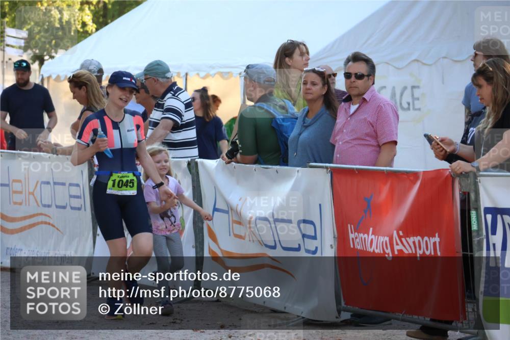 07.09.2025 - 19. Norderstedt Triathlon Zöllner http://msf.ph/oto/8775068 07.09.2025 16:59:53 Ziel 414, 1045 meine-sportfotos.de