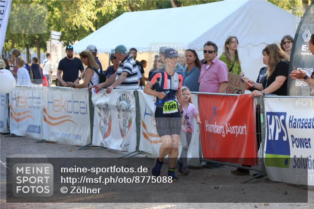 07.09.2025 - 19. Norderstedt Triathlon Zöllner http://msf.ph/oto/8775088 07.09.2025 16:59:53 Ziel 414, 1045 meine-sportfotos.de