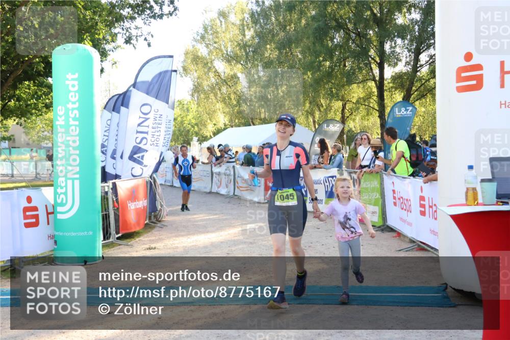 07.09.2025 - 19. Norderstedt Triathlon Zöllner http://msf.ph/oto/8775167 07.09.2025 16:59:58 Ziel 1045, 1568 meine-sportfotos.de