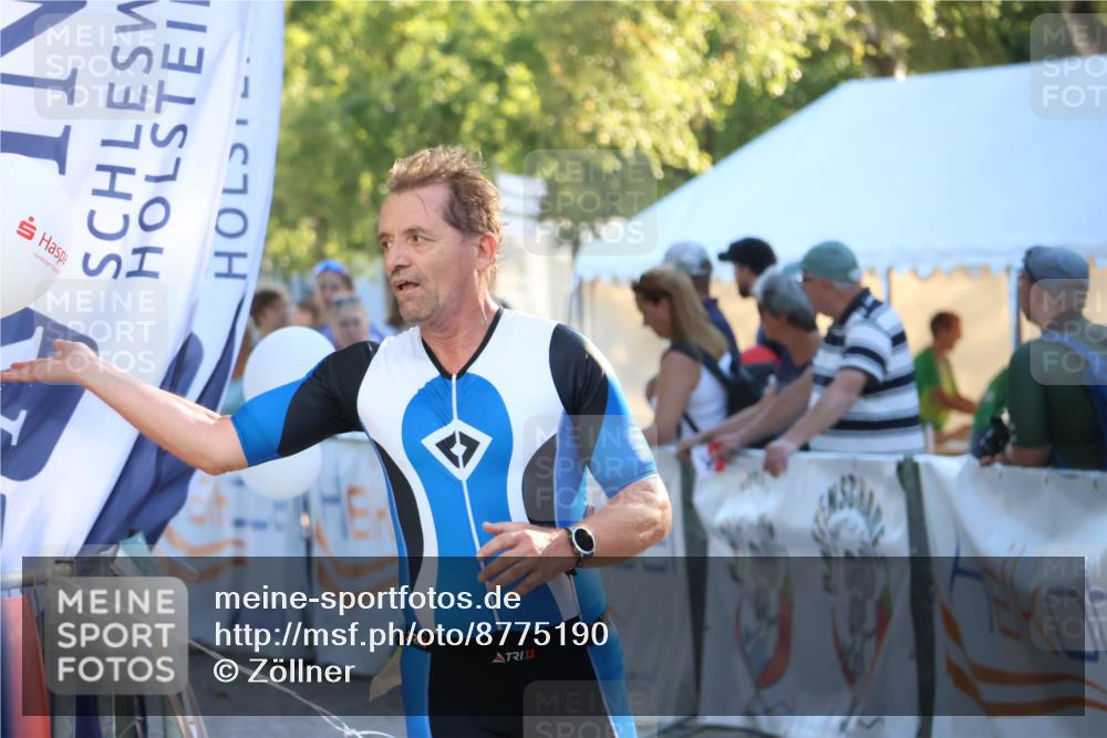 07.09.2025 - 19. Norderstedt Triathlon Zöllner http://msf.ph/oto/8775190 07.09.2025 17:00:00 Ziel 1045, 1568 meine-sportfotos.de