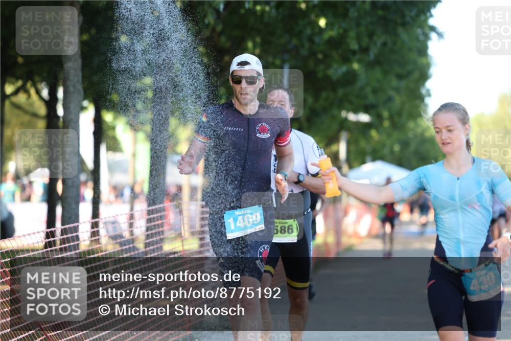 07.09.2025 - 19. Norderstedt Triathlon Michael Strokosch http://msf.ph/oto/8775192 07.09.2025 16:42:58 Laufen 927, 943, 1063, 1409, 1586 meine-sportfotos.de