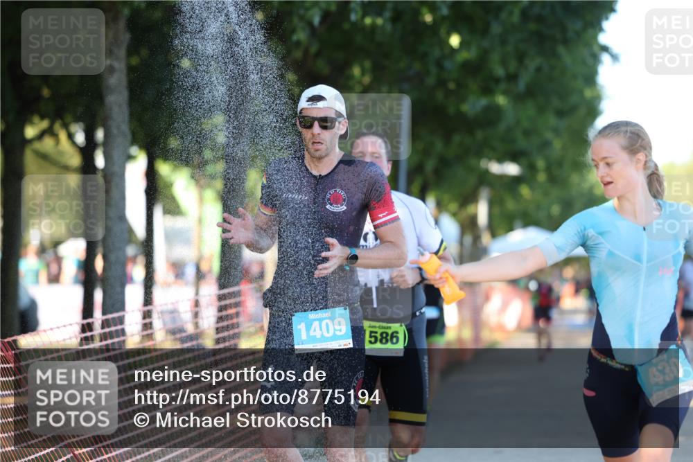 07.09.2025 - 19. Norderstedt Triathlon Michael Strokosch http://msf.ph/oto/8775194 07.09.2025 16:42:58 Laufen 927, 943, 1063, 1409, 1586 meine-sportfotos.de