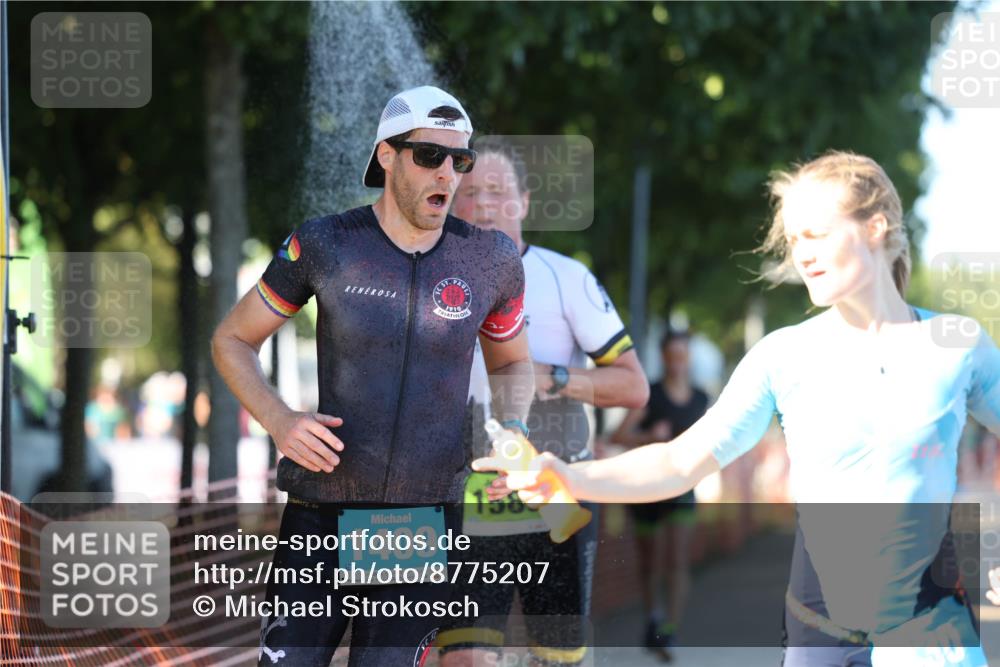 07.09.2025 - 19. Norderstedt Triathlon Michael Strokosch http://msf.ph/oto/8775207 07.09.2025 16:42:59 Laufen 927, 943, 1063, 1409, 1586 meine-sportfotos.de