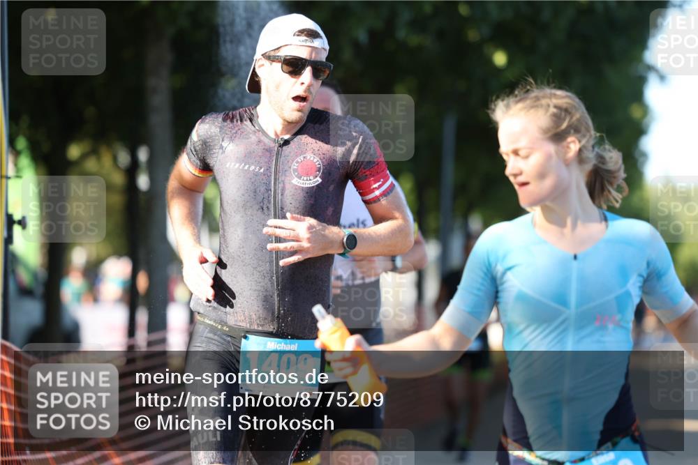 07.09.2025 - 19. Norderstedt Triathlon Michael Strokosch http://msf.ph/oto/8775209 07.09.2025 16:42:59 Laufen 927, 943, 1063, 1409, 1586 meine-sportfotos.de