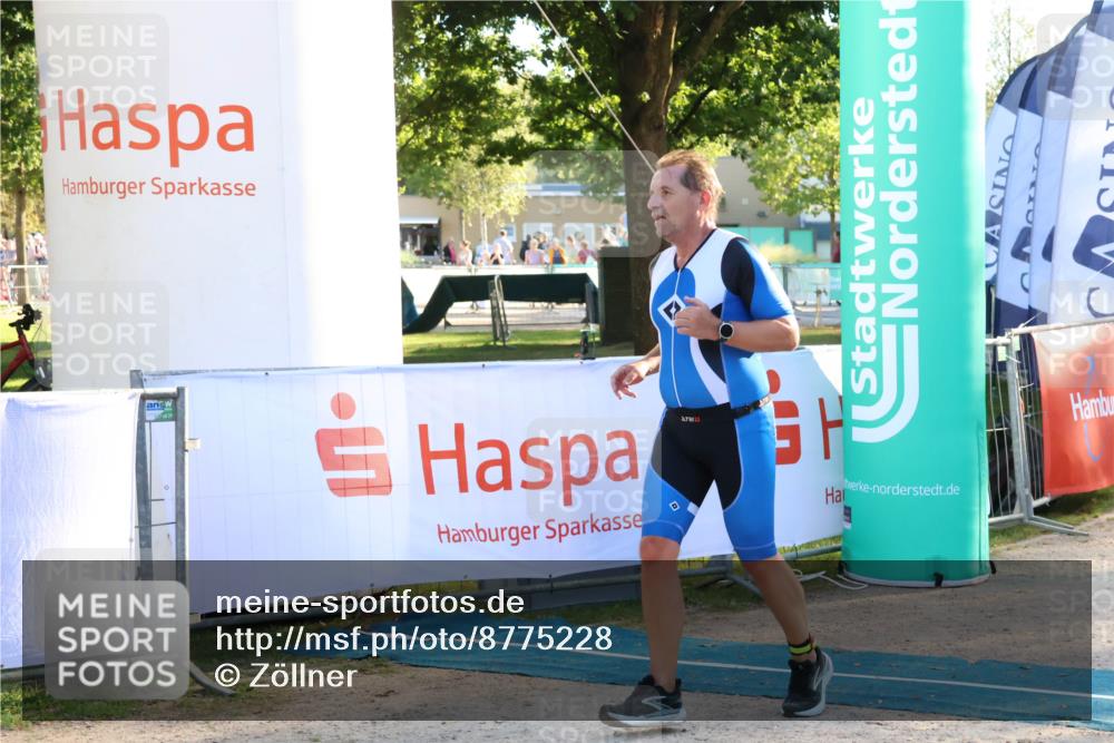 07.09.2025 - 19. Norderstedt Triathlon Zöllner http://msf.ph/oto/8775228 07.09.2025 17:00:02 Ziel 1045, 1568 meine-sportfotos.de