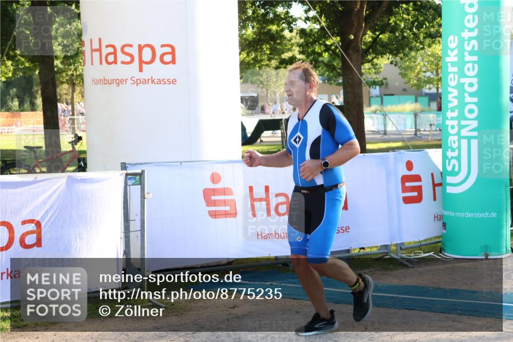 07.09.2025 - 19. Norderstedt Triathlon Zöllner http://msf.ph/oto/8775235 07.09.2025 17:00:02 Ziel 1045, 1568 meine-sportfotos.de