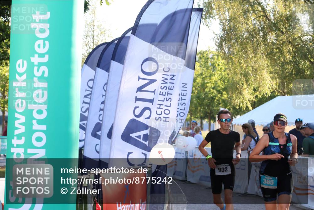 07.09.2025 - 19. Norderstedt Triathlon Zöllner http://msf.ph/oto/8775242 07.09.2025 17:00:05 Ziel 365, 932, 1568 meine-sportfotos.de