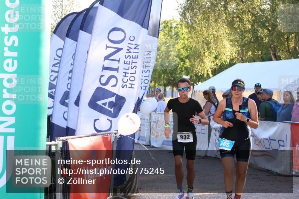 07.09.2025 - 19. Norderstedt Triathlon Zöllner http://msf.ph/oto/8775245 07.09.2025 17:00:05 Ziel 365, 932, 1568 meine-sportfotos.de