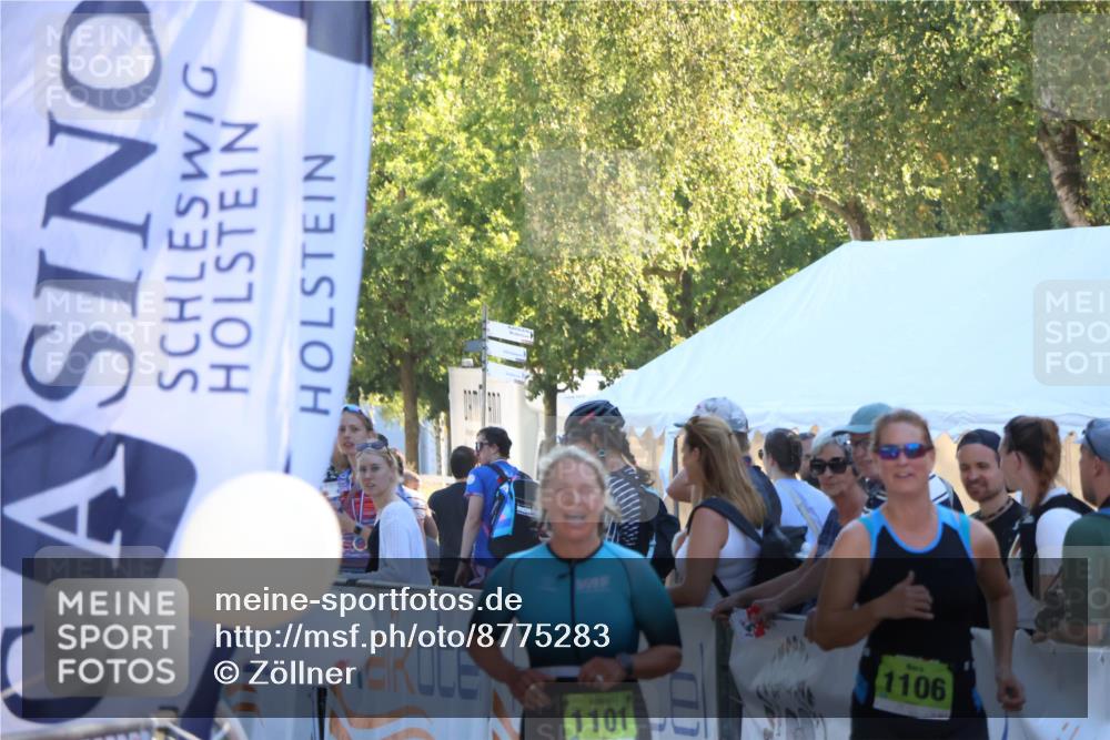 07.09.2025 - 19. Norderstedt Triathlon Zöllner http://msf.ph/oto/8775283 07.09.2025 17:00:26 Ziel 1101, 1106 meine-sportfotos.de