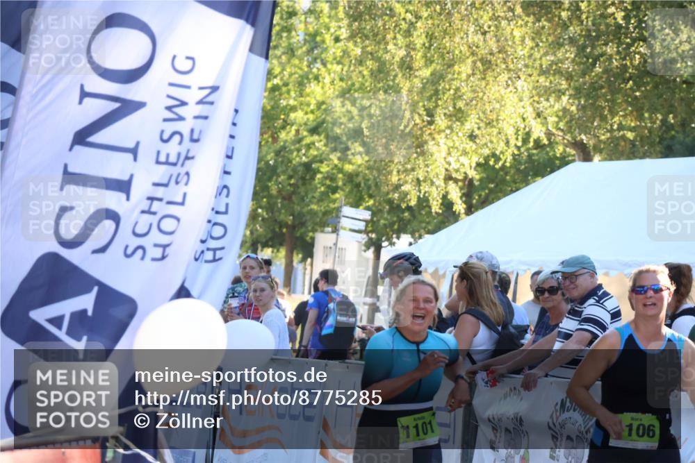 07.09.2025 - 19. Norderstedt Triathlon Zöllner http://msf.ph/oto/8775285 07.09.2025 17:00:26 Ziel 1101, 1106 meine-sportfotos.de