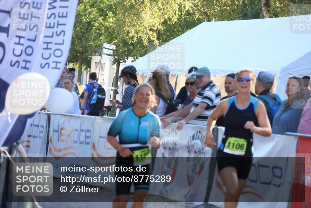 07.09.2025 - 19. Norderstedt Triathlon Zöllner http://msf.ph/oto/8775289 07.09.2025 17:00:27 Ziel 1101, 1106 meine-sportfotos.de