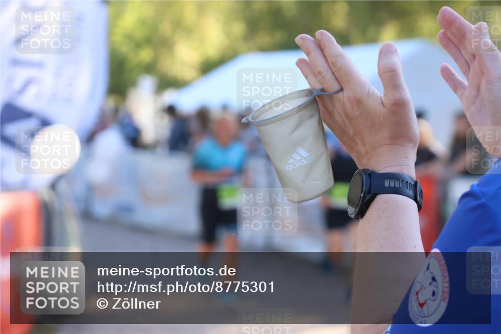 07.09.2025 - 19. Norderstedt Triathlon Zöllner http://msf.ph/oto/8775301 07.09.2025 17:00:27 Ziel 1101, 1106 meine-sportfotos.de