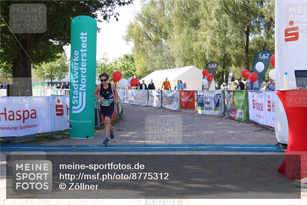 07.09.2025 - 19. Norderstedt Triathlon Zöllner http://msf.ph/oto/8775312 07.09.2025 11:16:09 Ziel 122 meine-sportfotos.de