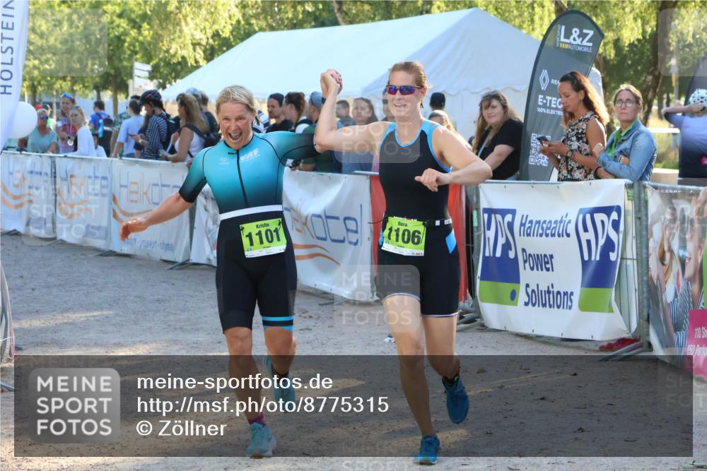 07.09.2025 - 19. Norderstedt Triathlon Zöllner http://msf.ph/oto/8775315 07.09.2025 17:00:29 Ziel 1101, 1106 meine-sportfotos.de
