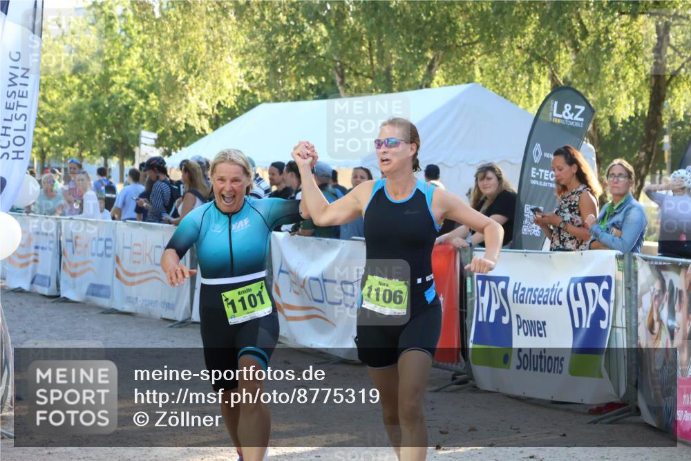 07.09.2025 - 19. Norderstedt Triathlon Zöllner http://msf.ph/oto/8775319 07.09.2025 17:00:29 Ziel 1101, 1106 meine-sportfotos.de