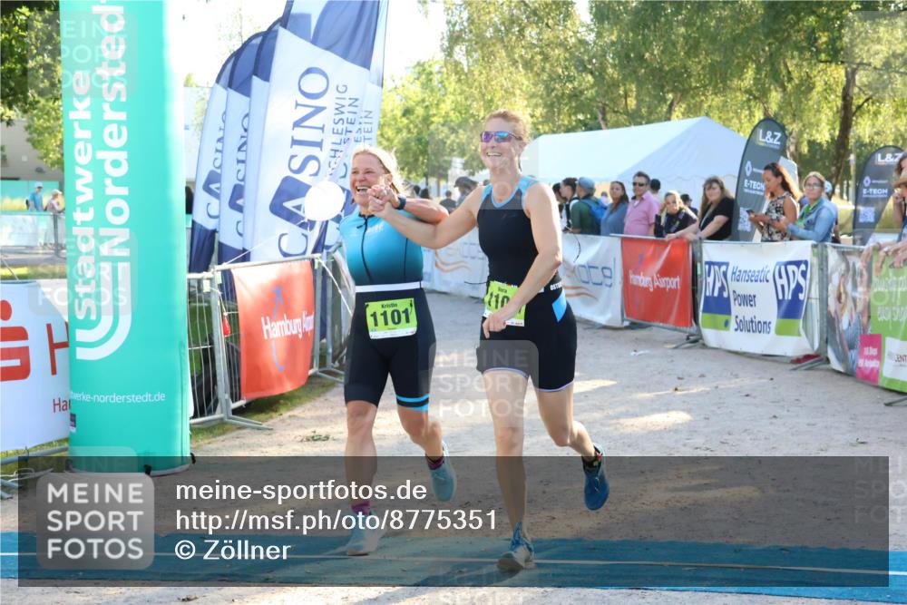 07.09.2025 - 19. Norderstedt Triathlon Zöllner http://msf.ph/oto/8775351 07.09.2025 17:00:30 Ziel 1101, 1106 meine-sportfotos.de