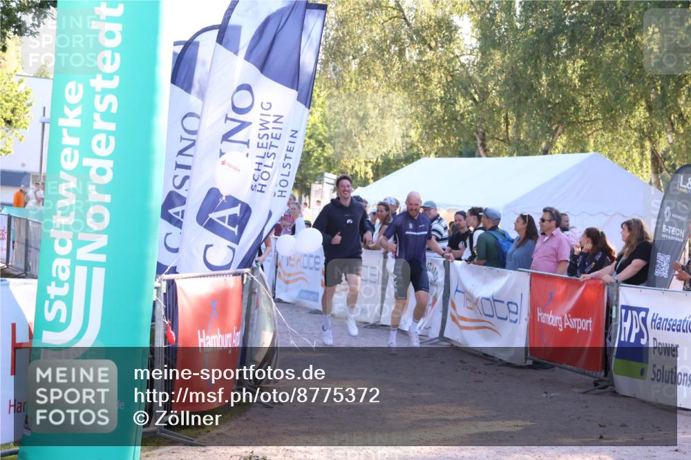 07.09.2025 - 19. Norderstedt Triathlon Zöllner http://msf.ph/oto/8775372 07.09.2025 17:00:37 Ziel 938, 1106 meine-sportfotos.de
