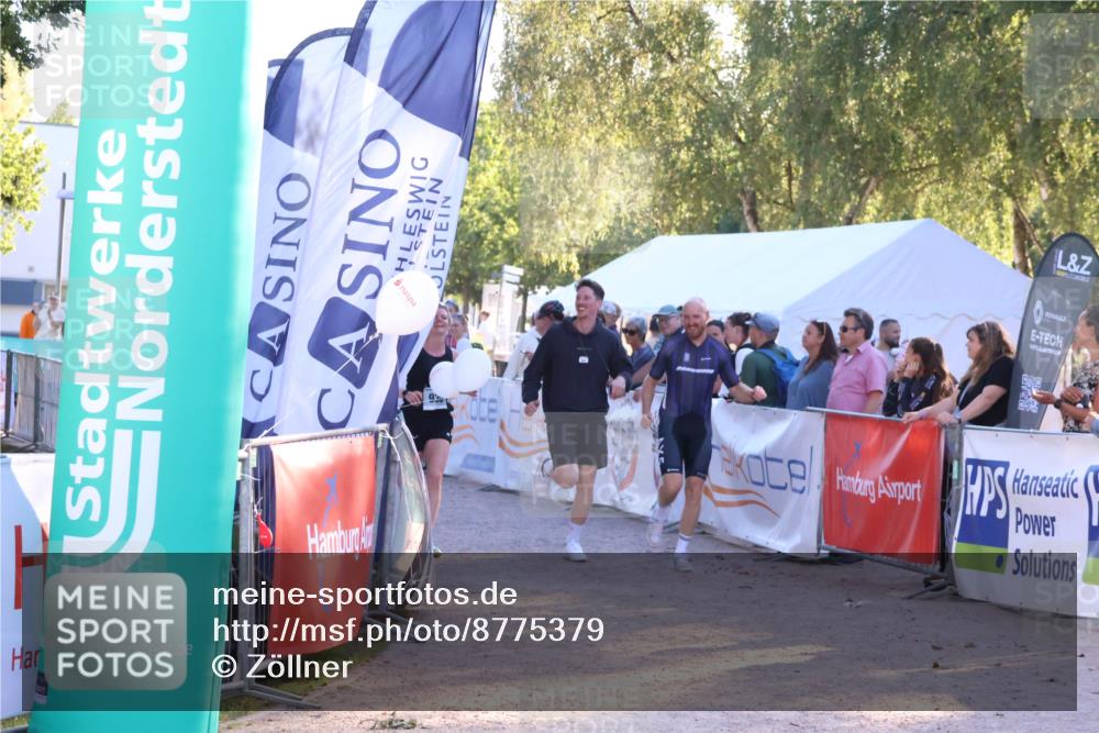 07.09.2025 - 19. Norderstedt Triathlon Zöllner http://msf.ph/oto/8775379 07.09.2025 17:00:37 Ziel 938, 1106 meine-sportfotos.de