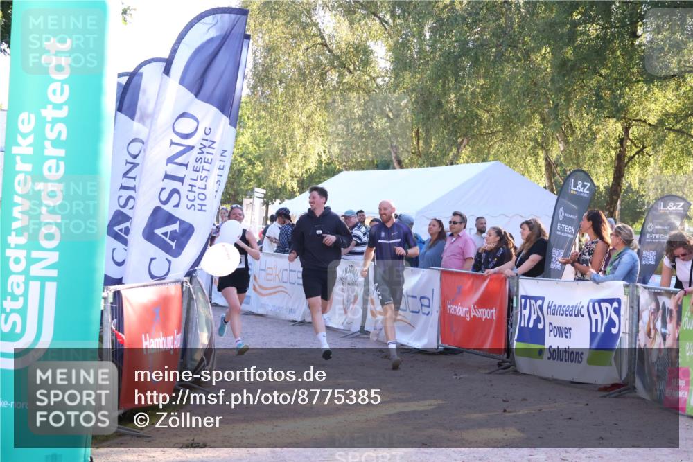 07.09.2025 - 19. Norderstedt Triathlon Zöllner http://msf.ph/oto/8775385 07.09.2025 17:00:37 Ziel 938, 1106 meine-sportfotos.de