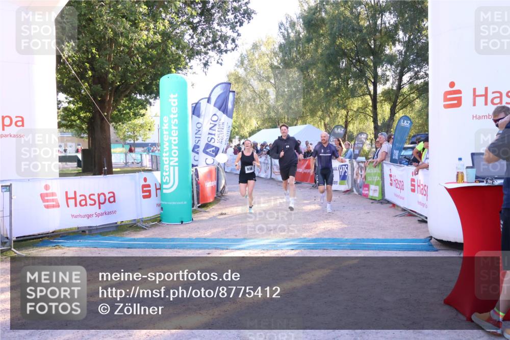07.09.2025 - 19. Norderstedt Triathlon Zöllner http://msf.ph/oto/8775412 07.09.2025 17:00:39 Ziel 938 meine-sportfotos.de