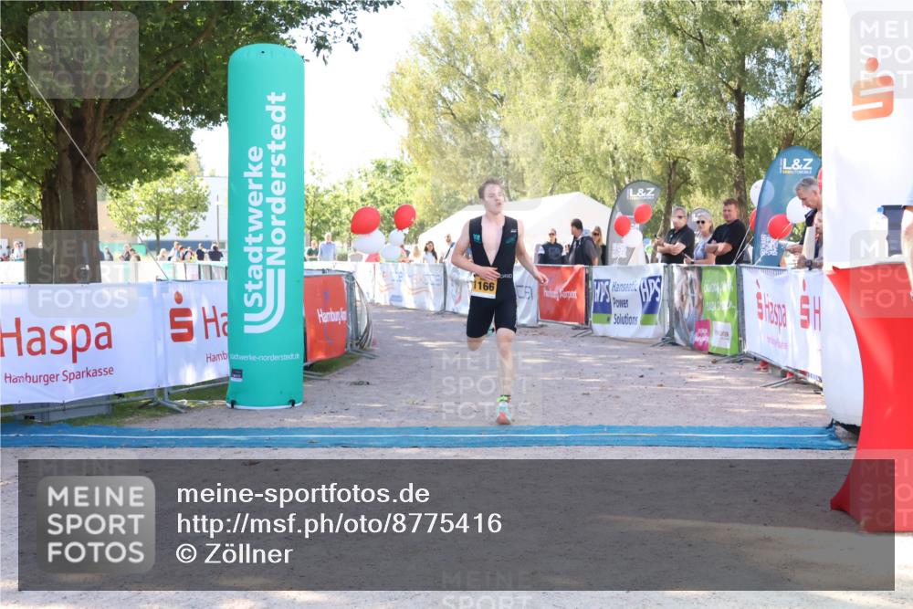 07.09.2025 - 19. Norderstedt Triathlon Zöllner http://msf.ph/oto/8775416 07.09.2025 11:45:46 Ziel 1166 meine-sportfotos.de
