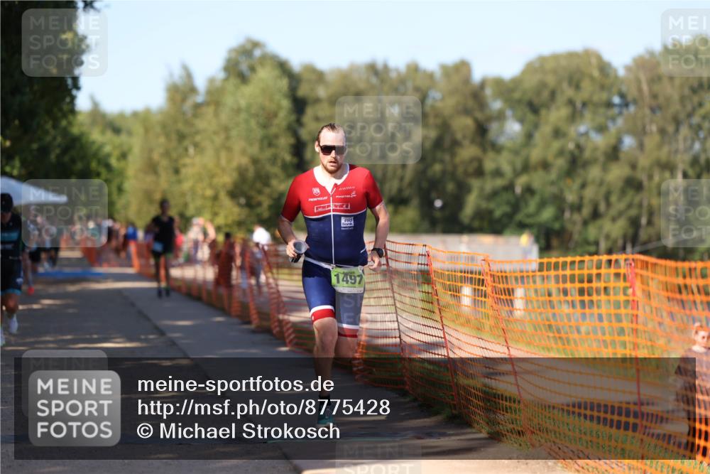 07.09.2025 - 19. Norderstedt Triathlon Michael Strokosch http://msf.ph/oto/8775428 07.09.2025 15:45:45 Laufen 1485, 1497 meine-sportfotos.de