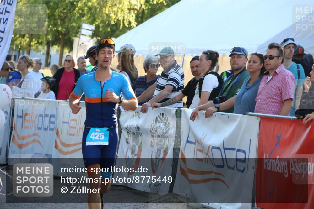 07.09.2025 - 19. Norderstedt Triathlon Zöllner http://msf.ph/oto/8775449 07.09.2025 17:01:18 Ziel 425 meine-sportfotos.de