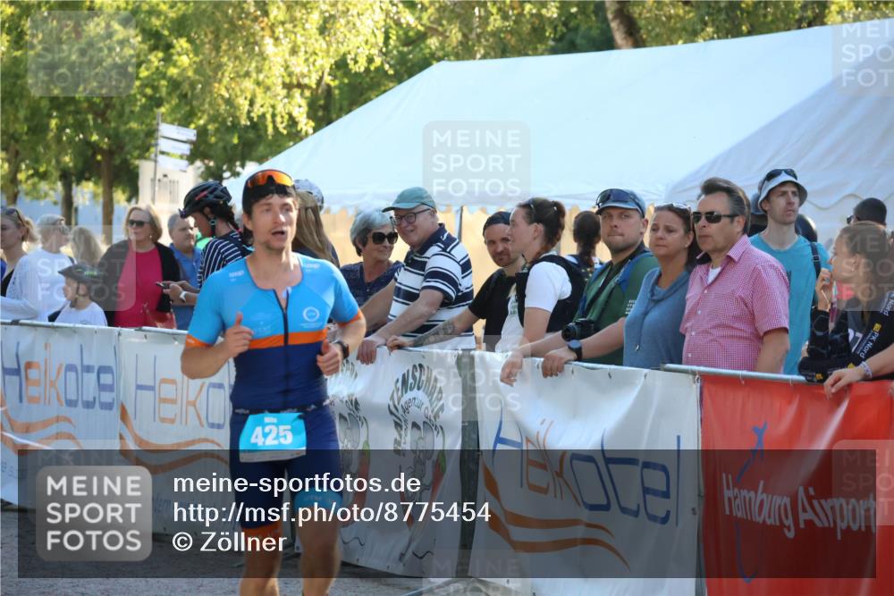 07.09.2025 - 19. Norderstedt Triathlon Zöllner http://msf.ph/oto/8775454 07.09.2025 17:01:18 Ziel 425 meine-sportfotos.de