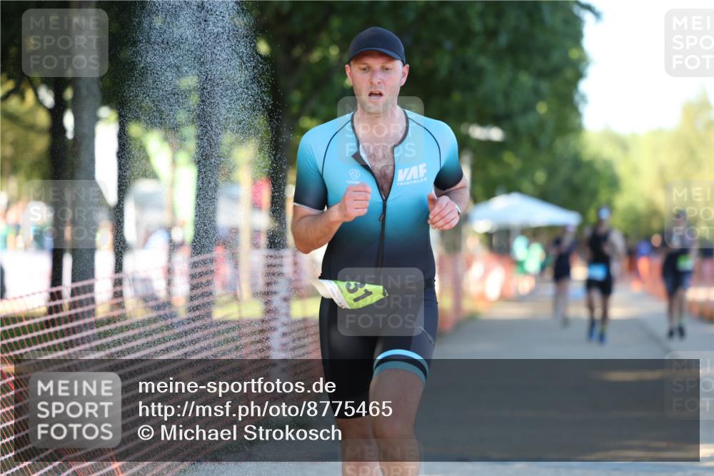 07.09.2025 - 19. Norderstedt Triathlon Michael Strokosch http://msf.ph/oto/8775465 07.09.2025 16:43:40 Laufen 875, 1560, 1631 meine-sportfotos.de
