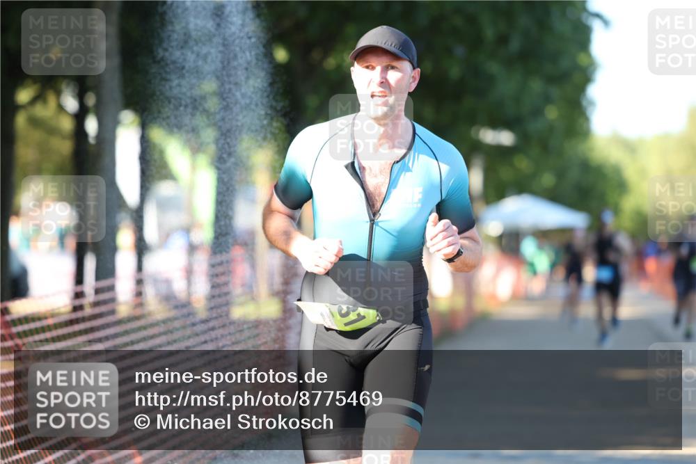 07.09.2025 - 19. Norderstedt Triathlon Michael Strokosch http://msf.ph/oto/8775469 07.09.2025 16:43:40 Laufen 875, 1560, 1631 meine-sportfotos.de