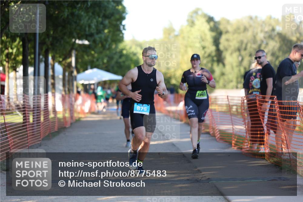 07.09.2025 - 19. Norderstedt Triathlon Michael Strokosch http://msf.ph/oto/8775483 07.09.2025 16:43:46 Laufen 875, 912, 1560 meine-sportfotos.de