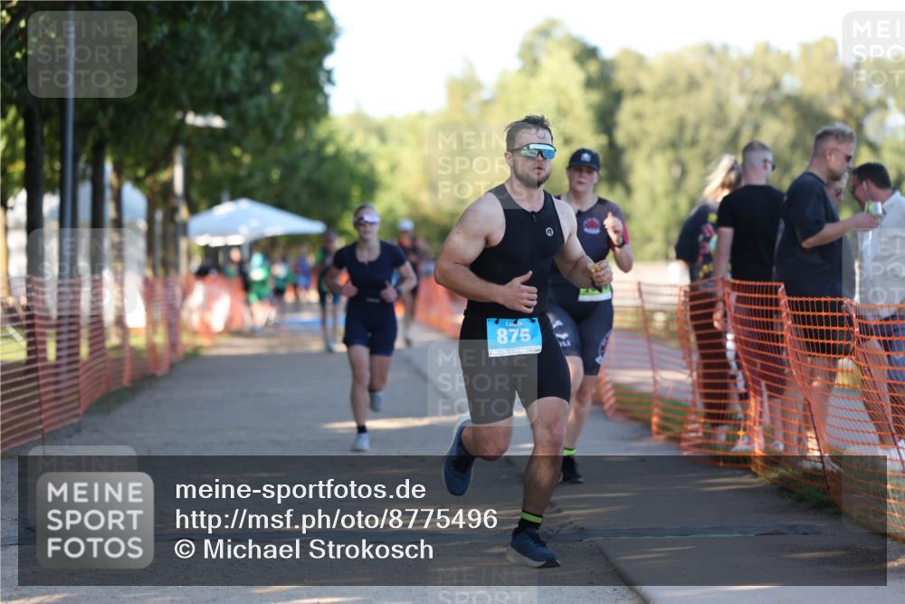 07.09.2025 - 19. Norderstedt Triathlon Michael Strokosch http://msf.ph/oto/8775496 07.09.2025 16:43:47 Laufen 875, 912, 1560 meine-sportfotos.de