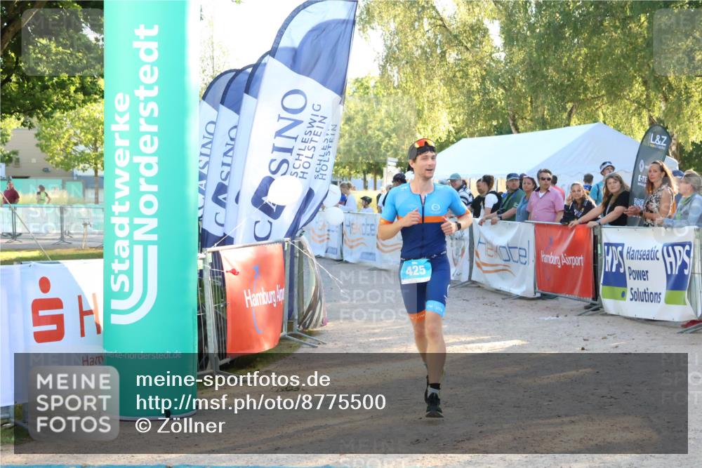 07.09.2025 - 19. Norderstedt Triathlon Zöllner http://msf.ph/oto/8775500 07.09.2025 17:01:20 Ziel 425 meine-sportfotos.de