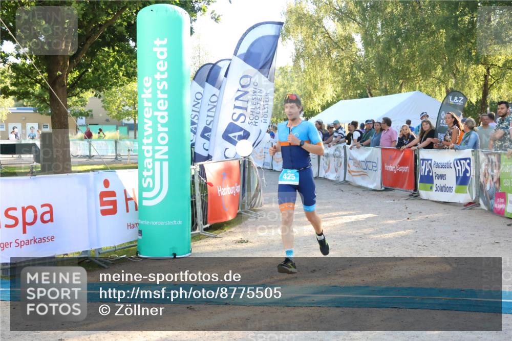 07.09.2025 - 19. Norderstedt Triathlon Zöllner http://msf.ph/oto/8775505 07.09.2025 17:01:21 Ziel 425 meine-sportfotos.de