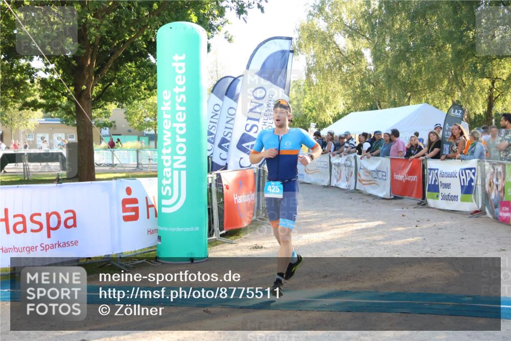 07.09.2025 - 19. Norderstedt Triathlon Zöllner http://msf.ph/oto/8775511 07.09.2025 17:01:21 Ziel 425 meine-sportfotos.de