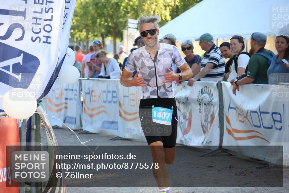 07.09.2025 - 19. Norderstedt Triathlon Zöllner http://msf.ph/oto/8775578 07.09.2025 17:01:47 Ziel 1407 meine-sportfotos.de